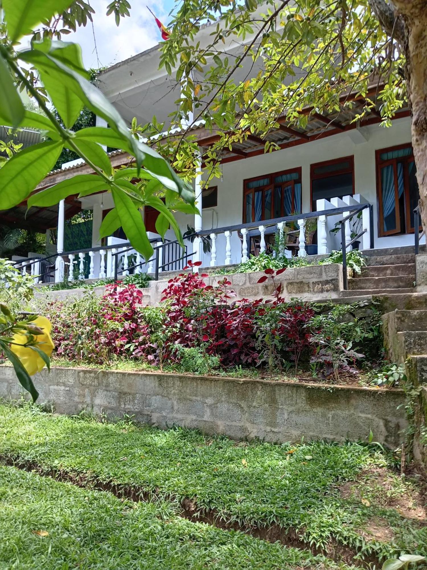 Soorya Inn Ella Exteriör bild
